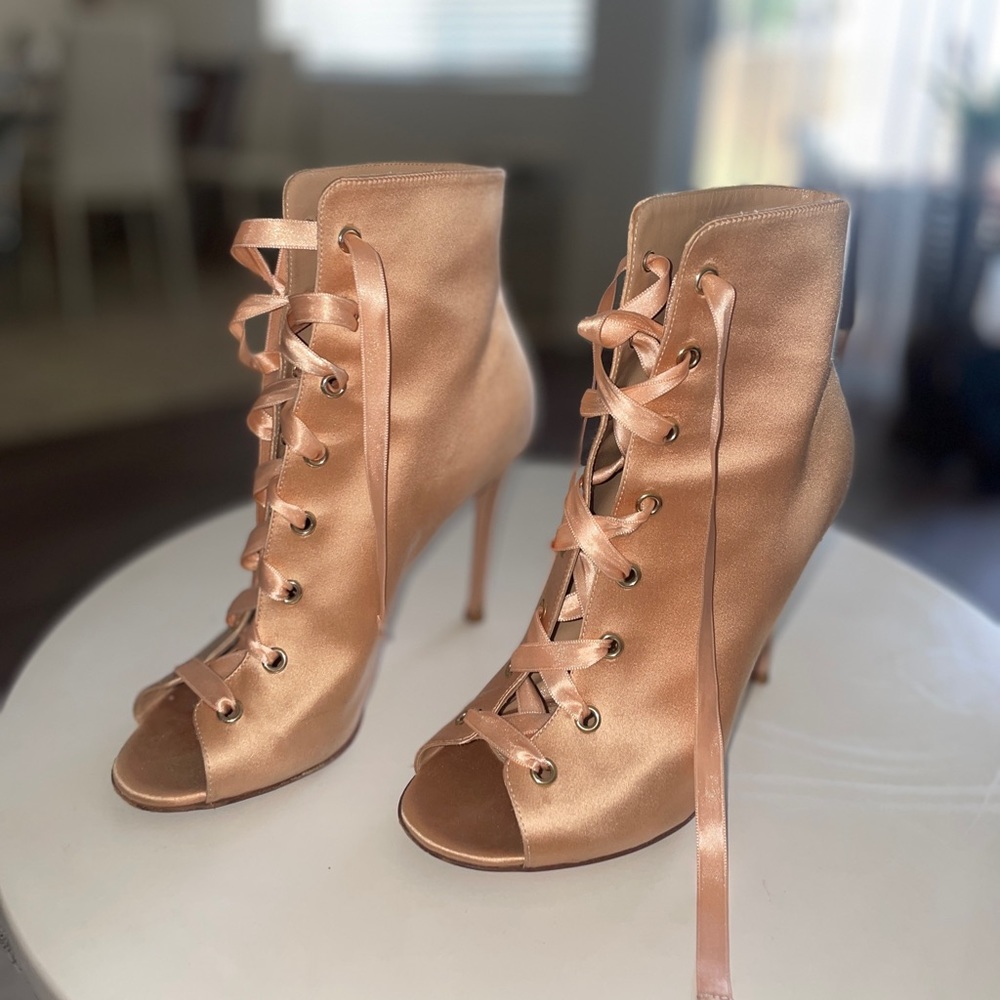 Giuseppe Zanotti heels- Like new! Worn once